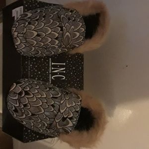 International Concepts Slippers